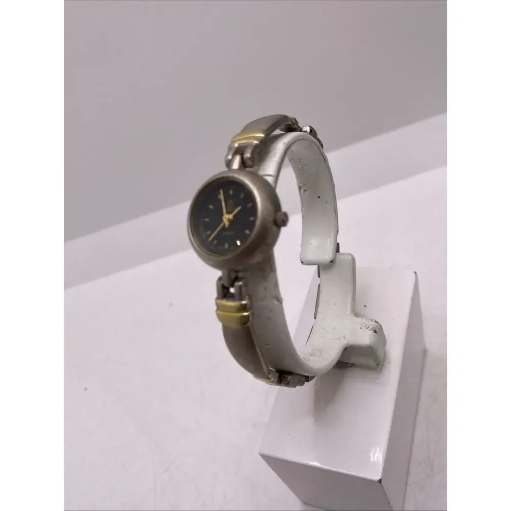Womens Vintage Silver Tone Watch Works New Battery